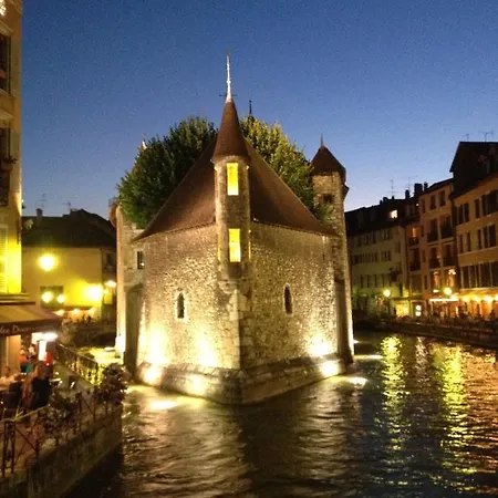 Bertholet Centre Lejlighed