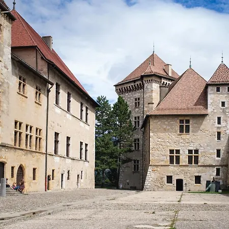 Bertholet Centre Lejlighed